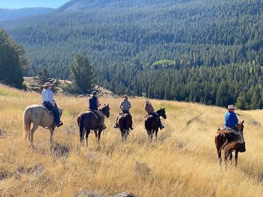 12 Reasons This Wyoming Ranch is Your Ultimate Horse Holiday Haven